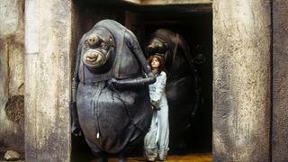 12. Автостопом по галактике (2005)