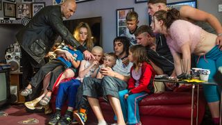 30. Братья из Гримсби (2016)