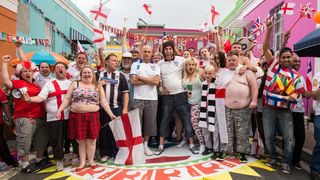 38. Братья из Гримсби (2016)