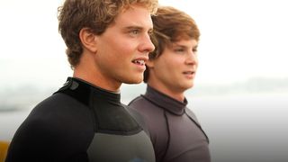 32. Покорители волн (2012)