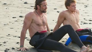 40. Покорители волн (2012)