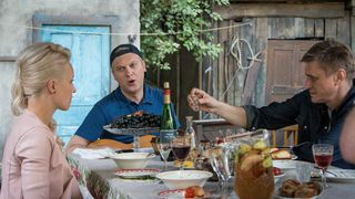 27. Жених (2016)