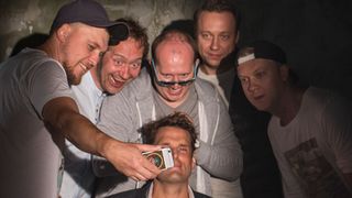 32. Жених (2016)