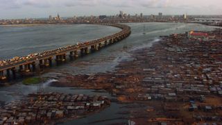 98. Гонка на вымирание (2015)