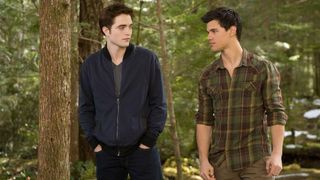 16. Сумерки. Сага. Рассвет: Часть 2 (2012)