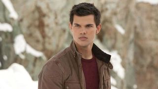 46. Сумерки. Сага. Рассвет: Часть 2 (2012)