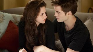 47. Сумерки. Сага. Рассвет: Часть 2 (2012)