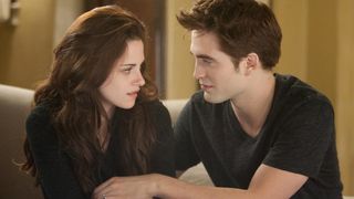 49. Сумерки. Сага. Рассвет: Часть 2 (2012)