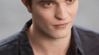 70. Сумерки. Сага. Рассвет: Часть 2 (2012)