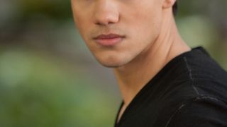 76. Сумерки. Сага. Рассвет: Часть 2 (2012)