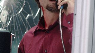 36. Телефонная будка (2002)