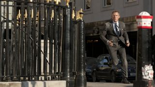 22. 007: Координаты «Скайфолл» (2012)