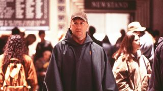 16. Неуязвимый (2000)