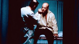 20. Неуязвимый (2000)