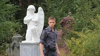 10. Парень с нашего кладбища (2015)