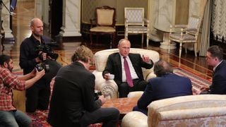 56. Интервью с Путиным (2017)