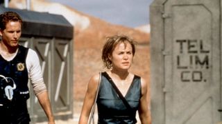 17. Чёрная дыра (1999)