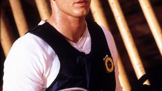 90. Чёрная дыра (1999)