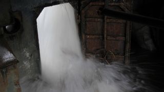 54. Метро (2012)