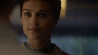 13. Из машины (2014)