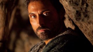 45. Столпы Земли (2010)