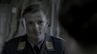 19. В белом плену (2012)