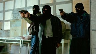 10. Жмурки (2005)