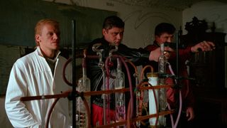 24. Жмурки (2005)