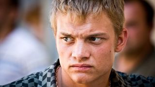 2. Чужая (2010)