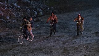 33. Очень странные дела (2016)