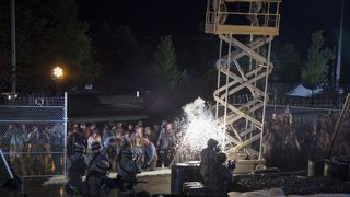 76. Бойтесь ходячих мертвецов (2015)