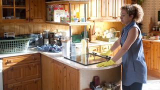 11. Дом на окраине (2011)