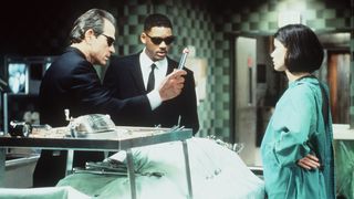 12. Люди в черном (1997)