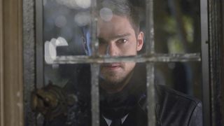 42. Красавица и чудовище (2012 — 2016)