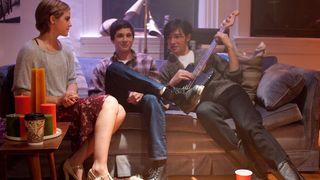 8. Хорошо быть тихоней (2012)