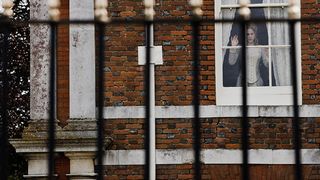 28. Багровый лепесток и белый (2011)