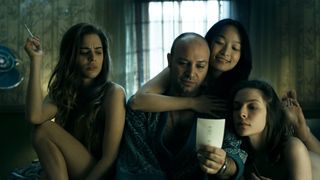 8. Неоновая плоть (2010)