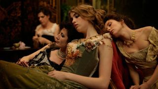 13. Дом терпимости (2011)