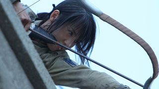 8. Атака титанов. Фильм первый: Жестокий мир (2015)