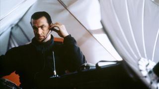 11. В осаде (1992)