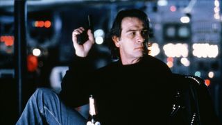 16. В осаде (1992)