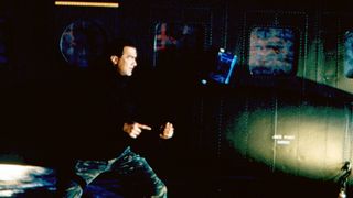 17. В осаде (1992)