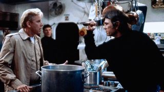 28. В осаде (1992)