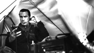 48. В осаде (1992)
