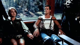 2. В осаде 2: Темная территория (1995)