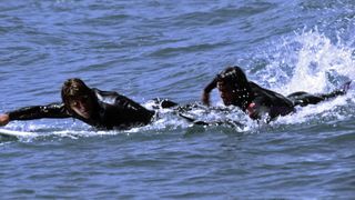 39. На гребне волны (1991)