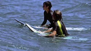 41. На гребне волны (1991)