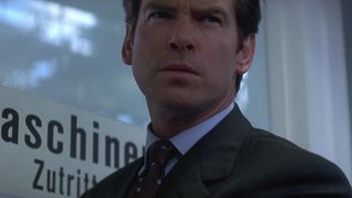 65. Завтра не умрет никогда (1997)