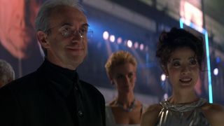 85. Завтра не умрет никогда (1997)