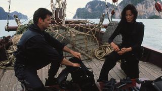 96. Завтра не умрет никогда (1997)